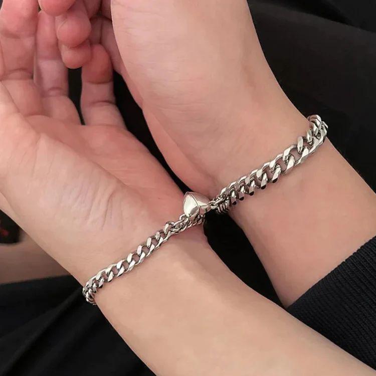 Lot de 2 Bracelets Couple Aimant