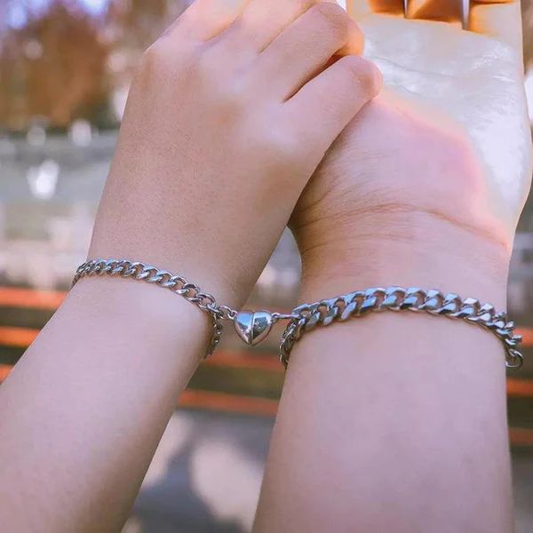 Lot de 2 Bracelets Couple Aimant